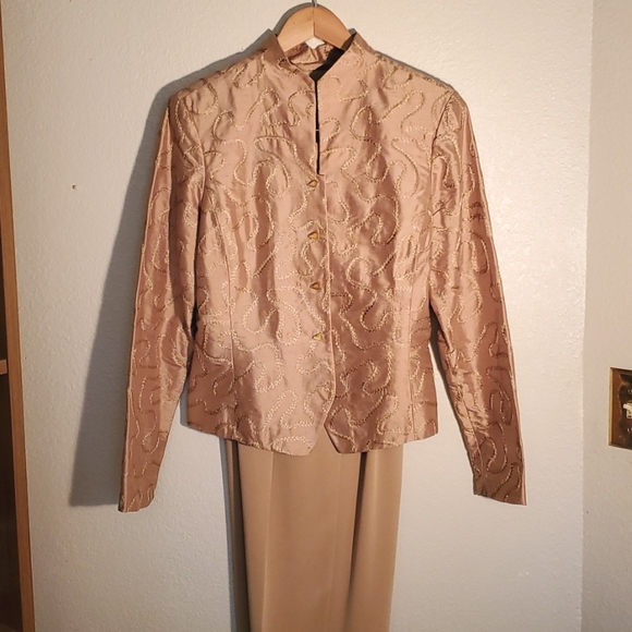 Dana Buchman Jackets & Blazers - ⭐️DANA BUCHMAN GOLD ORNATE JACKET SILK  ⭐️ SIZE 12 EXCELLENT  CONDITION